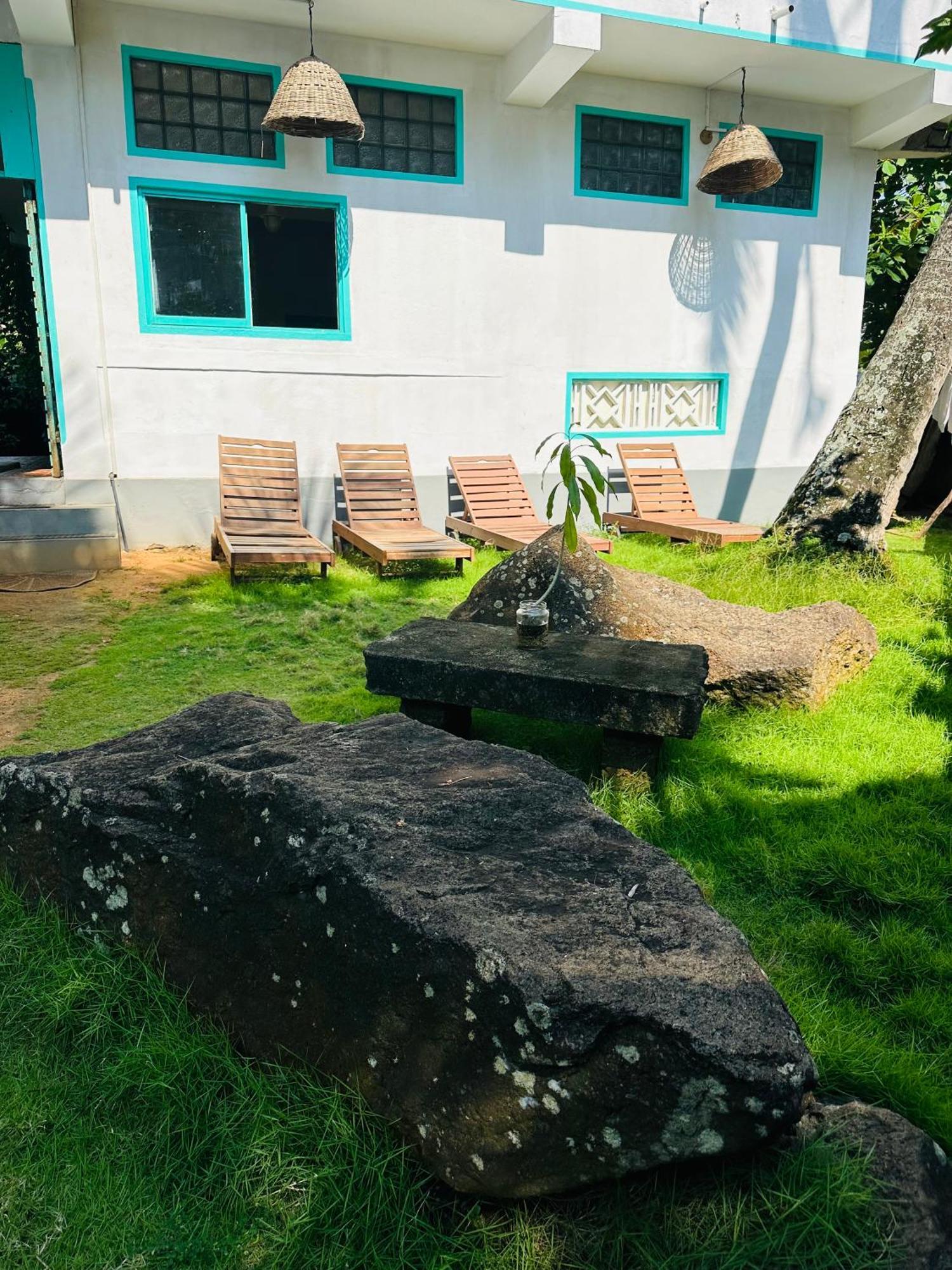Villa 47 Hikkaduwa Eksteriør bilde